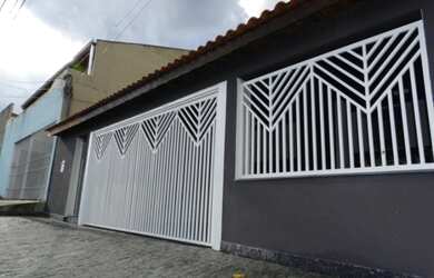 Imagem: A casa possui 3 Dormitórios, 1 Suíte, 3 Banheiros e 31892m²