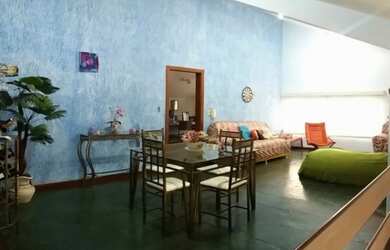 Imagem: A casa possui 3 Dormitórios, 1 Suíte, 5 Banheiros, 317m²