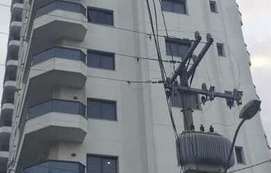 Imagem: O apartamento à venda possui 3 Dormitórios, 3 Suítes, 5 Banheiros