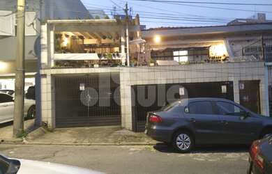 Imagem: A casa possui 3 Dormitórios, 1 Suíte, 3 Banheiros, 4 Vagas