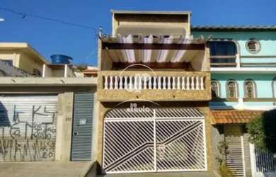 Imagem: A casa possui 3 Dormitórios, 1 Suíte, 3 Banheiros, 3 Vagas