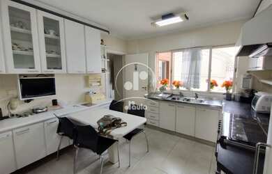 Imagem: O apartamento possui 3 Dormitórios, 1 Suíte, 4 Banheiros