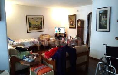 Imagem: A casa possui 3 Dormitórios, 1 Suíte, 3 Banheiros, 2 Vagas