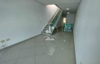 Imagem: A casa possui 3 Dormitórios, 1 Suíte, 3 Banheiros, 3 Vagas