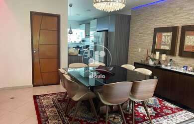 Imagem: A casa possui 3 Dormitórios, 3 Suítes, 4 Banheiros, 2 Vagas