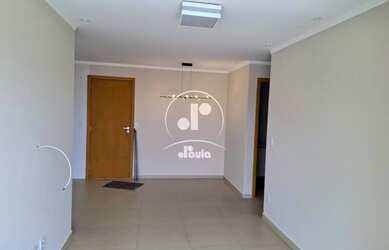 Imagem: O apartamento possui 2 Dormitórios, 1 Suíte, 2 Banheiros