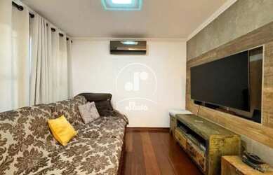 Imagem: A casa possui 4 Dormitórios, 3 Suítes, 5 Banheiros, 5 Vagas