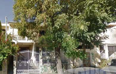 Imagem: A casa possui 5 Dormitórios, 4 Banheiros, 3 Vagas na garagem