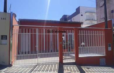 Imagem: A casa possui 3 Dormitórios, 1 Suíte, 2 Vagas na garagem e