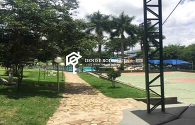 Imagem: O terreno possui 450m² de Área e está localizado em Arujá