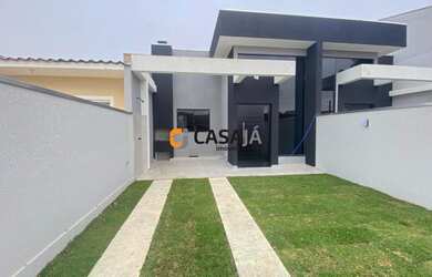 Imagem: A casa possui 3 Dormitórios, 1 Suíte, 1 Banheiro e está