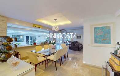 Imagem: A casa em condomínio possui 5 Dormitórios, 5 Suítes, 620m²