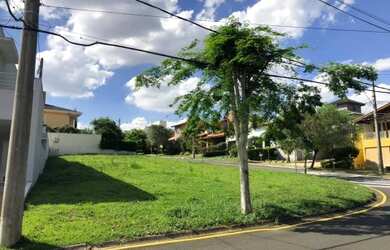 Imagem: O terreno possui 476m² de Área Privada e está localizado