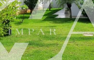 Imagem: A casa em condomínio possui 3 Dormitórios, 3 Suítes, 4 Banheiros