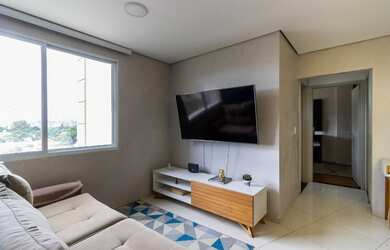 Imagem: O apartamento possui 2 Dormitórios, 1 Suíte, 2 Banheiros