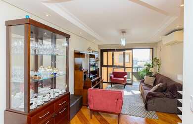 Imagem: O apartamento possui 3 Dormitórios, 1 Suíte, 4 Banheiros