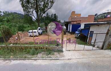 Imagem: O terreno possui 6500m² de Área Privada e está localizado