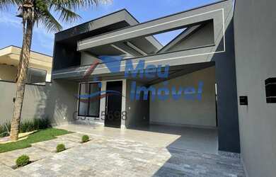 Imagem: A casa em condomínio possui 4 Dormitórios, 4 Suítes, 5 Banheiros