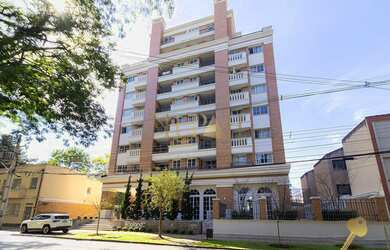 Imagem: O apartamento possui 2 Dormitórios, 1 Suíte, 2 Banheiros