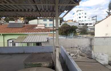 Imagem: A loja possui 4 Dormitórios, 1 Suíte, 3 Banheiros, 3 Vagas