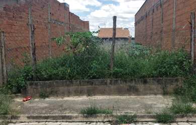 Imagem: O terreno possui 150m² de Área Privada e está localizado