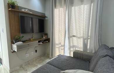 Imagem: O apartamento possui 2 Dormitórios, 1 Banheiro, 1 Vaga na garagem