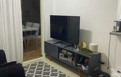 Imagem: O apartamento possui 2 Dormitórios, 1 Suíte, 2 Banheiros