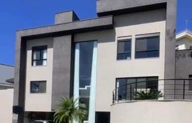 Imagem: A casa em condomínio possui 3 Dormitórios, 1 Suíte, 3 Banheiros