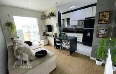 Imagem: O apartamento possui 2 Dormitórios, 1 Banheiro, 1 Vaga na garagem