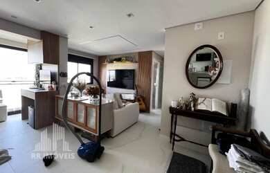 Imagem: O apartamento possui 2 Dormitórios, 1 Suíte, 2 Banheiros