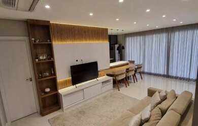 Imagem: A casa em condomínio possui 3 Dormitórios, 3 Suítes, 4 Banheiros