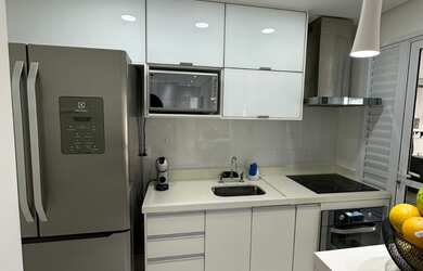 Imagem: O apartamento possui 2 Dormitórios, 1 Suíte, 2 Banheiros