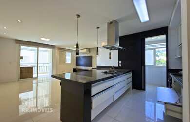 Imagem: O apartamento possui 2 Dormitórios, 1 Suíte, 3 Banheiros