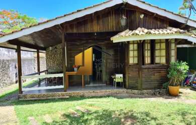 Imagem: A casa possui 3 Dormitórios, 1 Suíte, 2 Banheiros, 2 Vagas