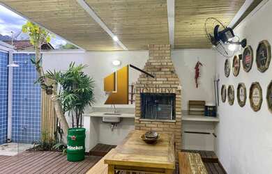 Imagem: A casa em condomínio possui 4 Dormitórios, 1 Suíte, 3 Banheiros