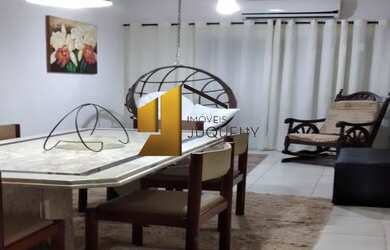 Imagem: A casa em condomínio possui 2 Dormitórios, 2 Suítes e 3 Banheiros