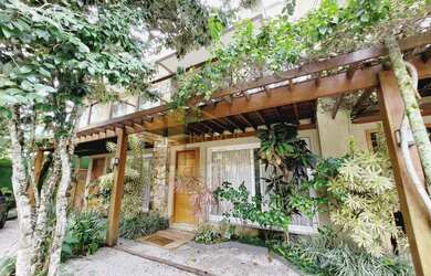 Imagem: A casa em condomínio possui 4 Dormitórios, 2 Suítes, 1 Vaga