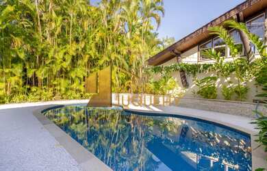 Imagem: A casa em condomínio possui 4 Dormitórios, 2 Suítes, 3 Banheiros