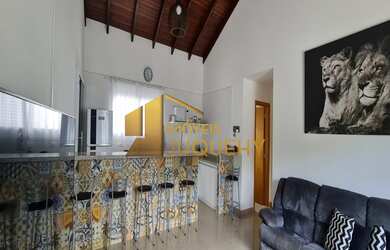 Imagem: O apartamento possui 2 Dormitórios, 1 Suíte, 2 Banheiros