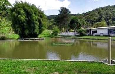 Imagem: O terreno possui 115.000m² de Área Privada e está localizado