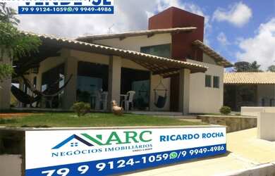 Imagem: A casa possui 3 Dormitórios, 1 Suíte, 4 Banheiros, 979m²