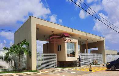 Imagem: O terreno possui 240m² de Área Privada e está localizado