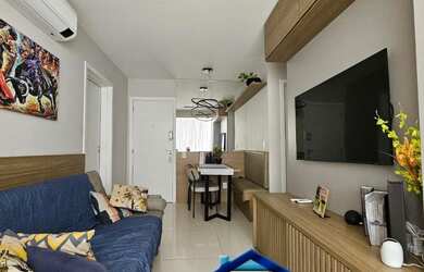 Imagem: O apartamento possui 2 Dormitórios, 1 Suíte, 2 Banheiros