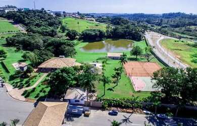 Imagem: O terreno possui 600m² de Área Privada e está localizado