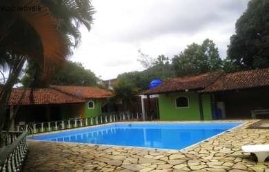 Imagem: A fazenda possui 4 Dormitórios, 4 Suítes, 5 Banheiros, 1.600m²