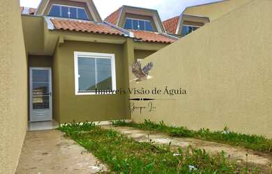 Imagem: A casa possui 3 Dormitórios, 1 Banheiro, 2 Vagas na garagem