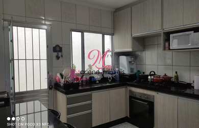 Imagem: A casa possui 2 Dormitórios, 1 Banheiro, 1 Vaga na garagem