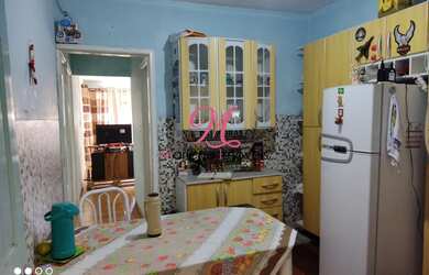 Imagem: A casa possui 2 Dormitórios, 1 Banheiro, 1 Vaga na garagem