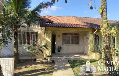 Imagem: A casa possui 3 Dormitórios e 1 Vaga na garagem e está localizado