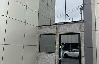 Imagem: A sala comercial possui 1 Banheiro e 52m² de Área e está